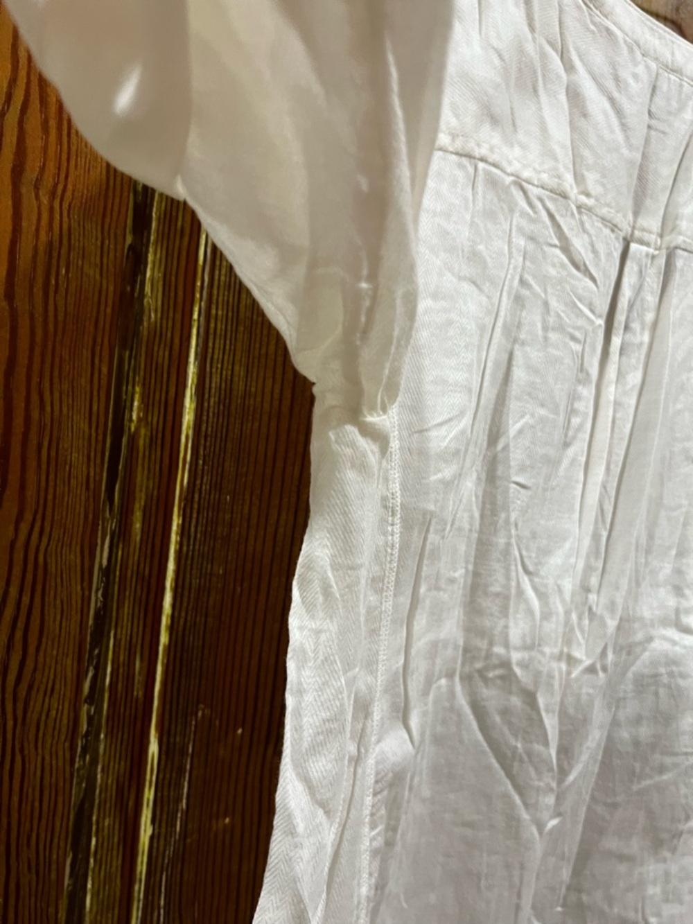 White Cotton Pintuck V-Neck Women's Top - Picture 8 of 12